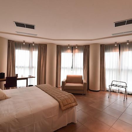 ตาตีโฮเต็ล Hotel ลูโก ภายนอก รูปภาพ