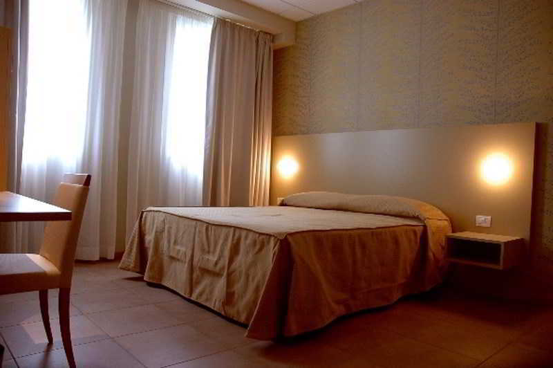 ตาตีโฮเต็ล Hotel ลูโก ภายนอก รูปภาพ